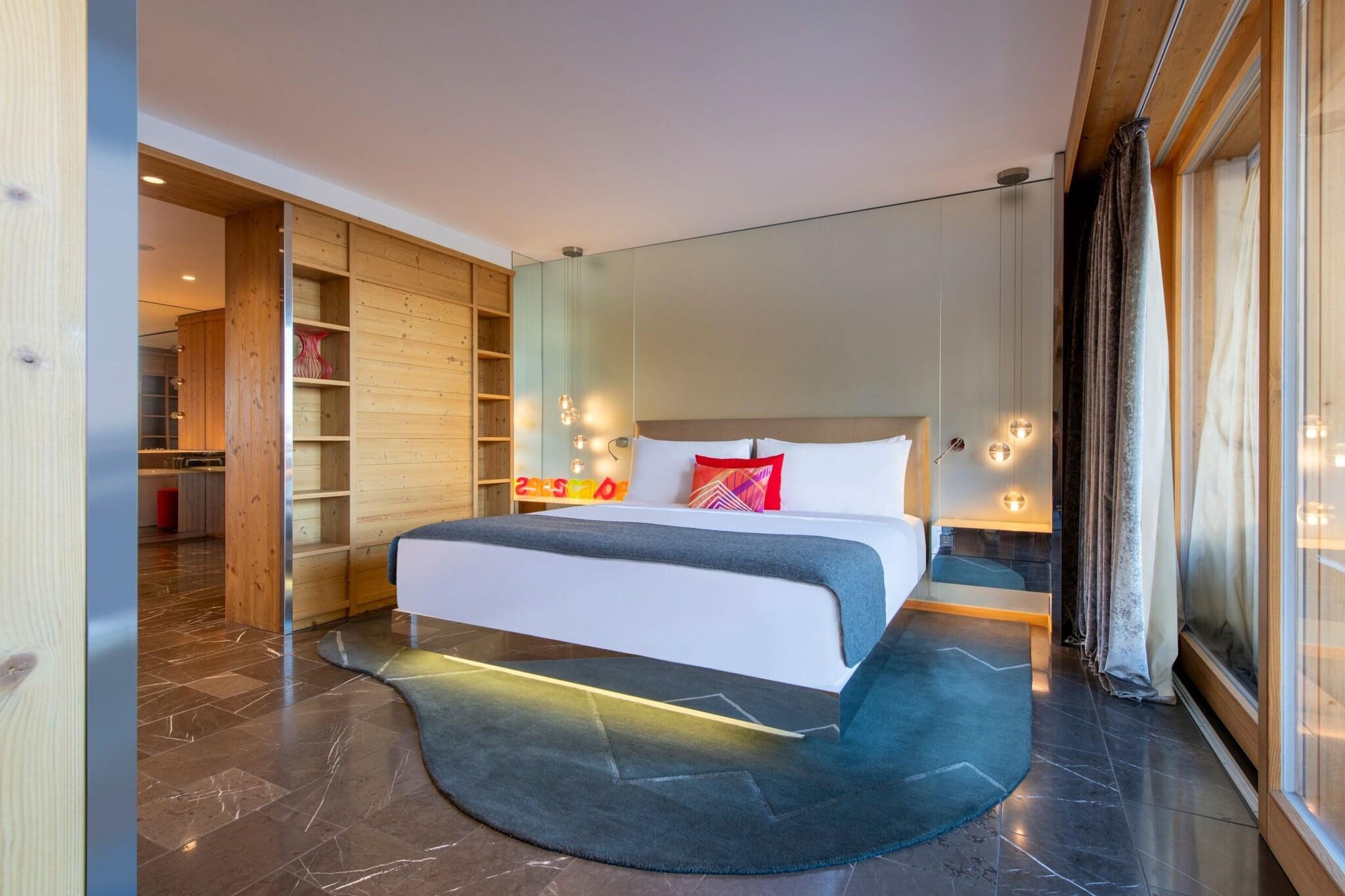 Suite, King Bed