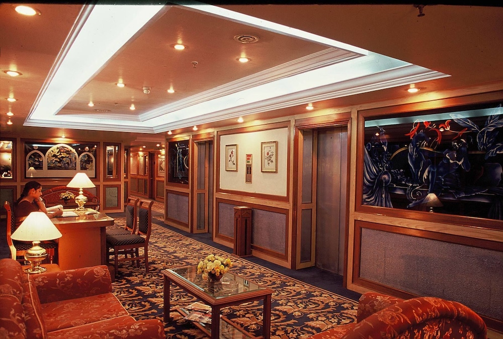 The Capitol Hotel 26/35