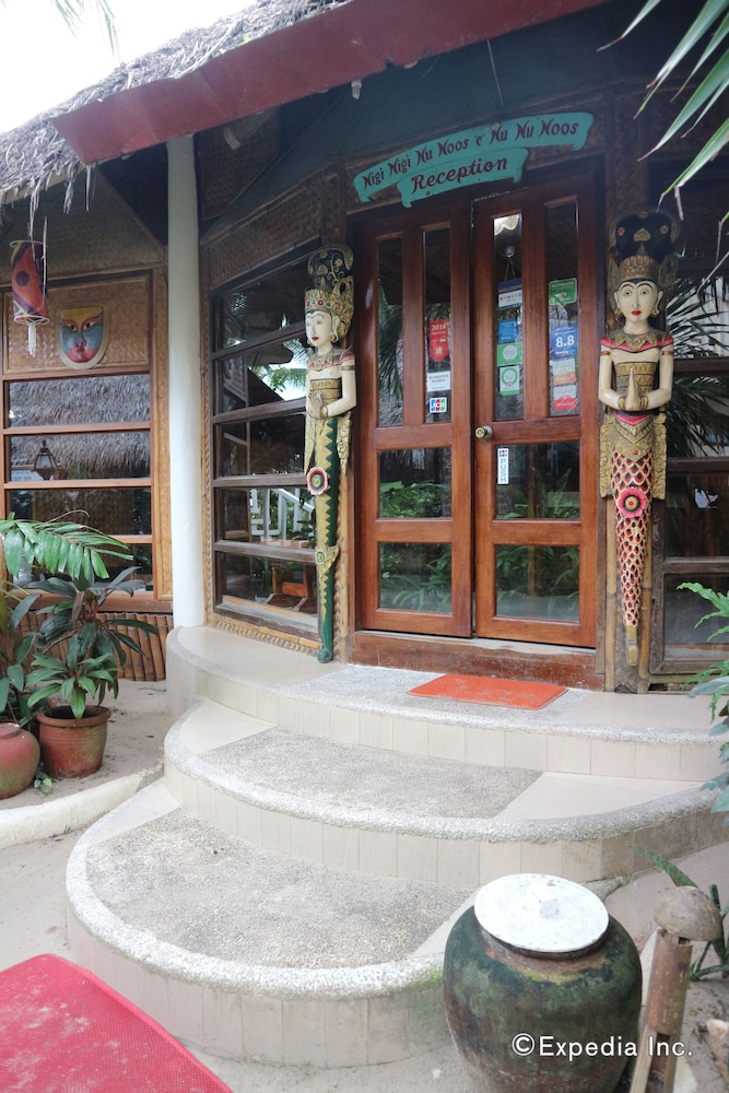Nigi Nigi Nu Noos E Nu Nu Noos in BORACAY