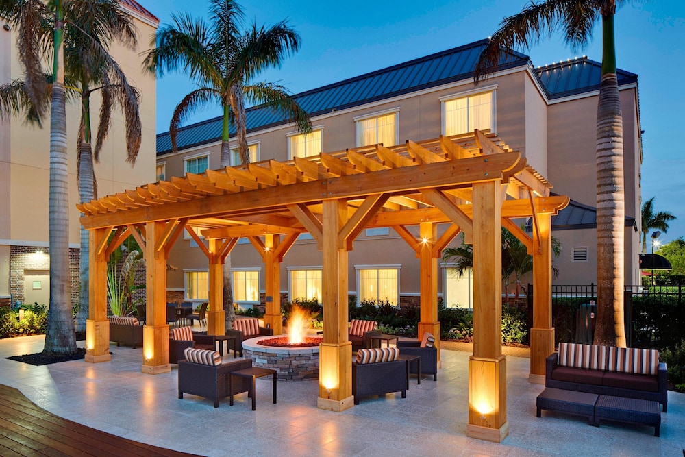 Courtyard Sarasota at University Town Center 41/50