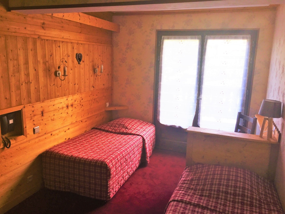 Hotel Le Soly Varnay 40/68