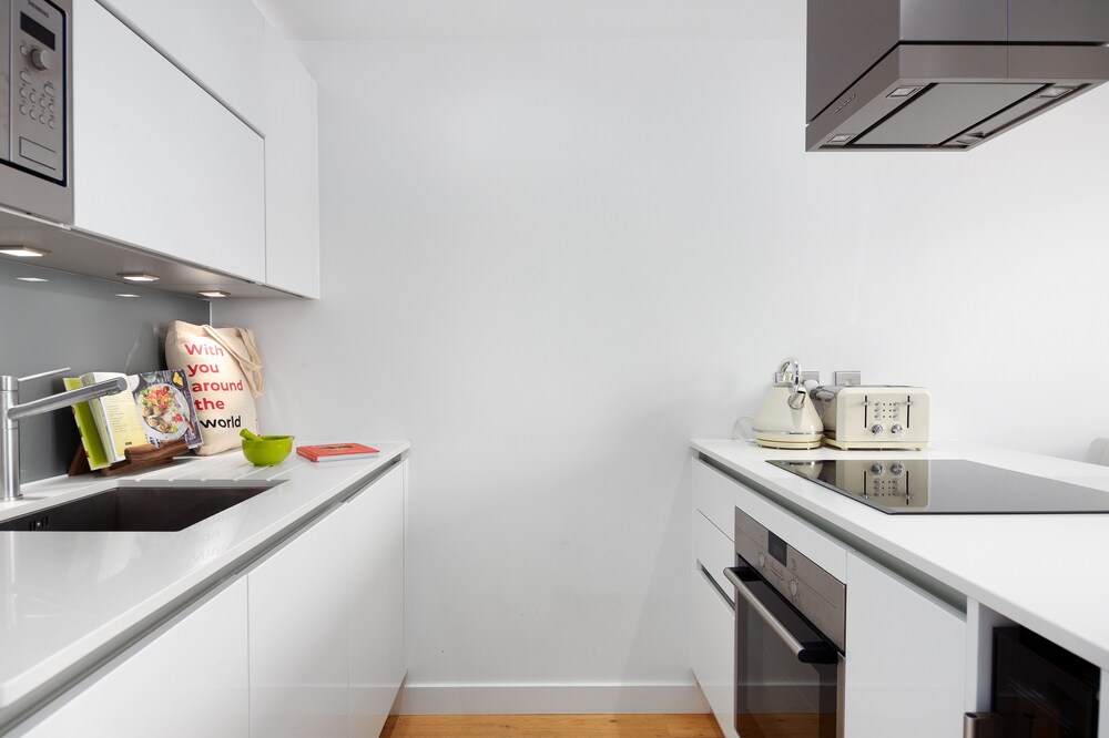 Avant Garde Apartments By Squa.Re 43/43