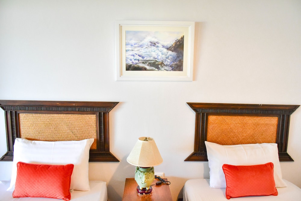 White Sand Beach Hotel Hua Hin 50/70