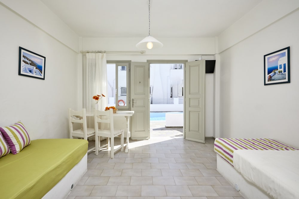 Nissos Thira Hotel 40/62