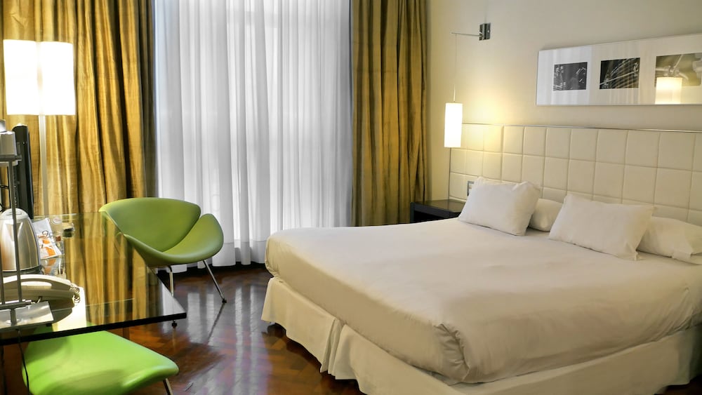 725 Continental Hotel 19/55