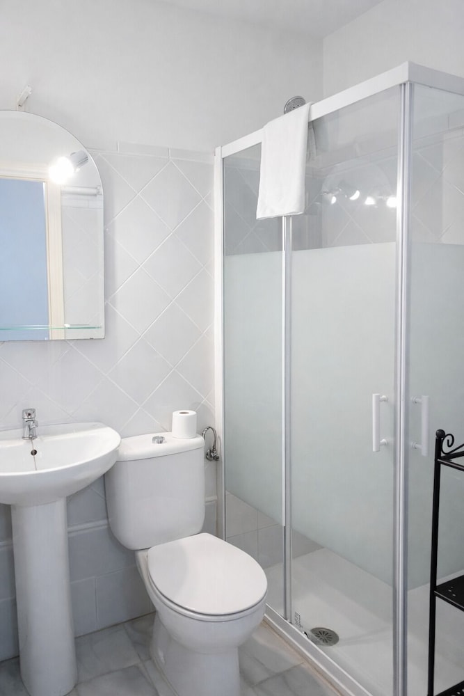 Apartamentos Larga 70 79/80