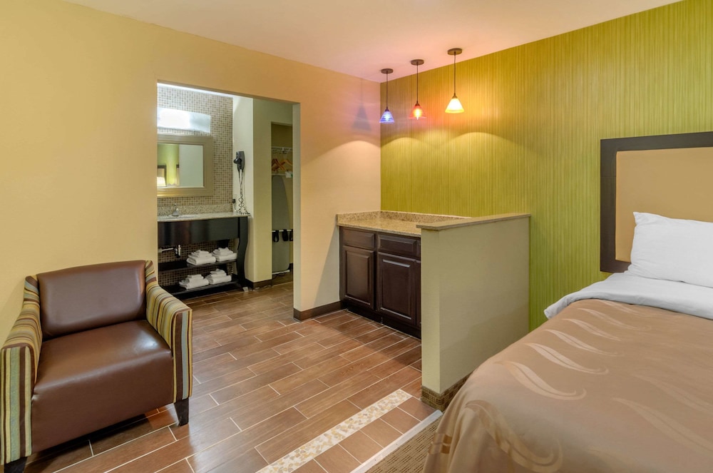 Quality Inn Covington Downtown 15/33