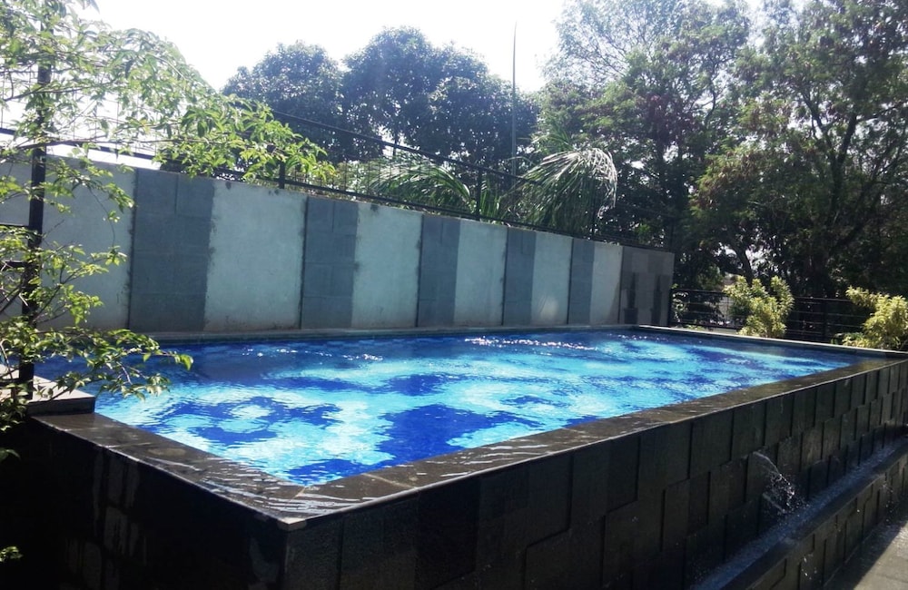 Agria Bogor Hotel 51/53