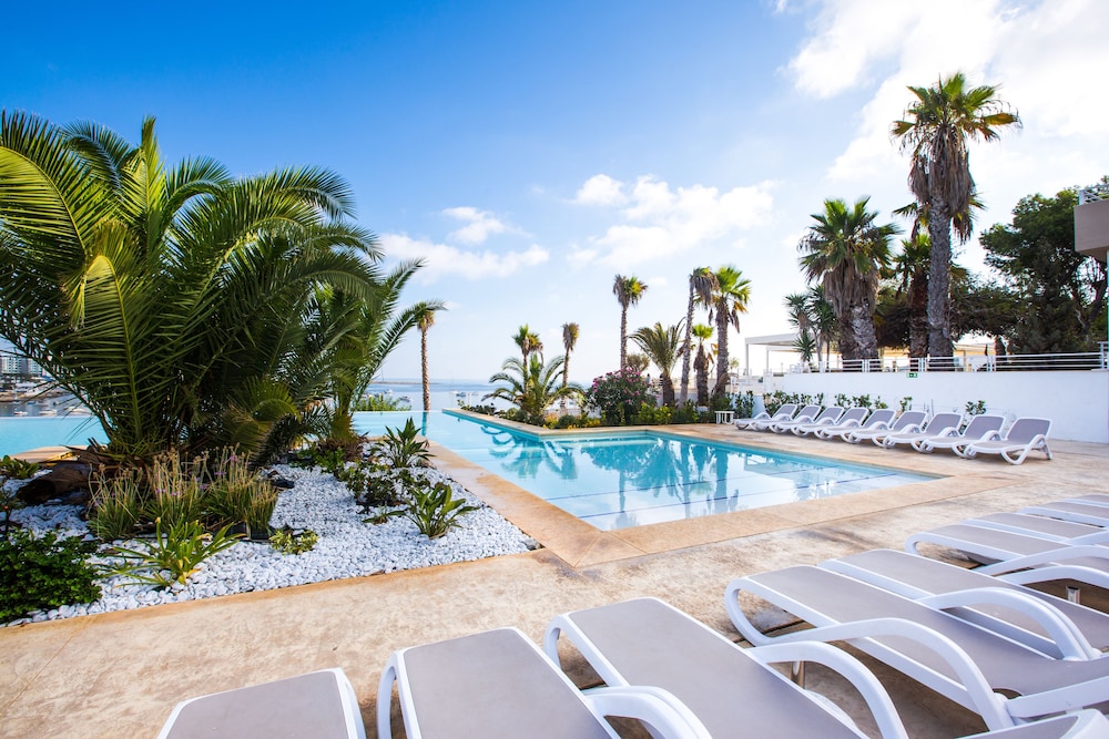 SALINI RESORT 63/68