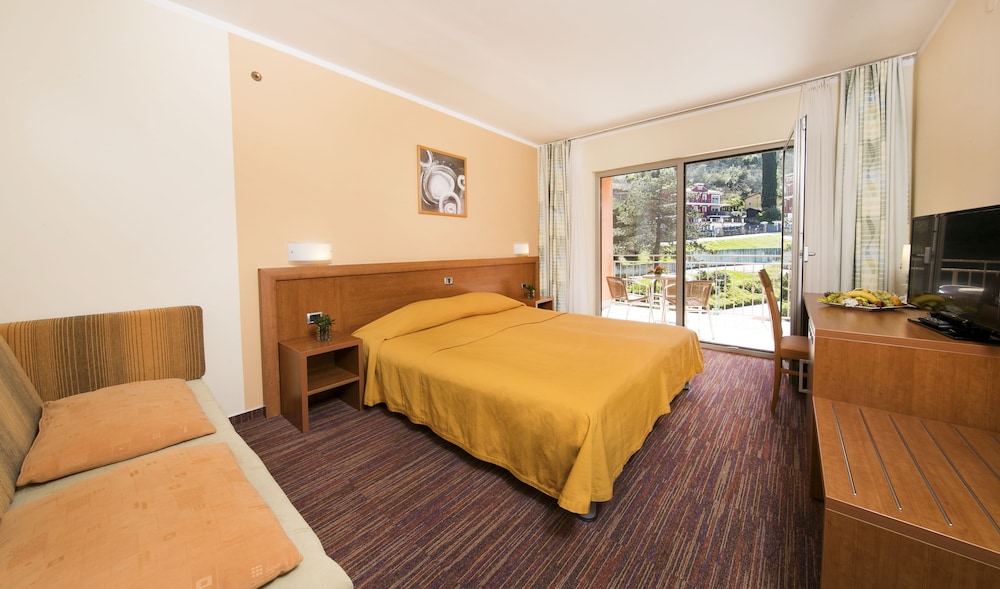 Hotel Salinera 12/66