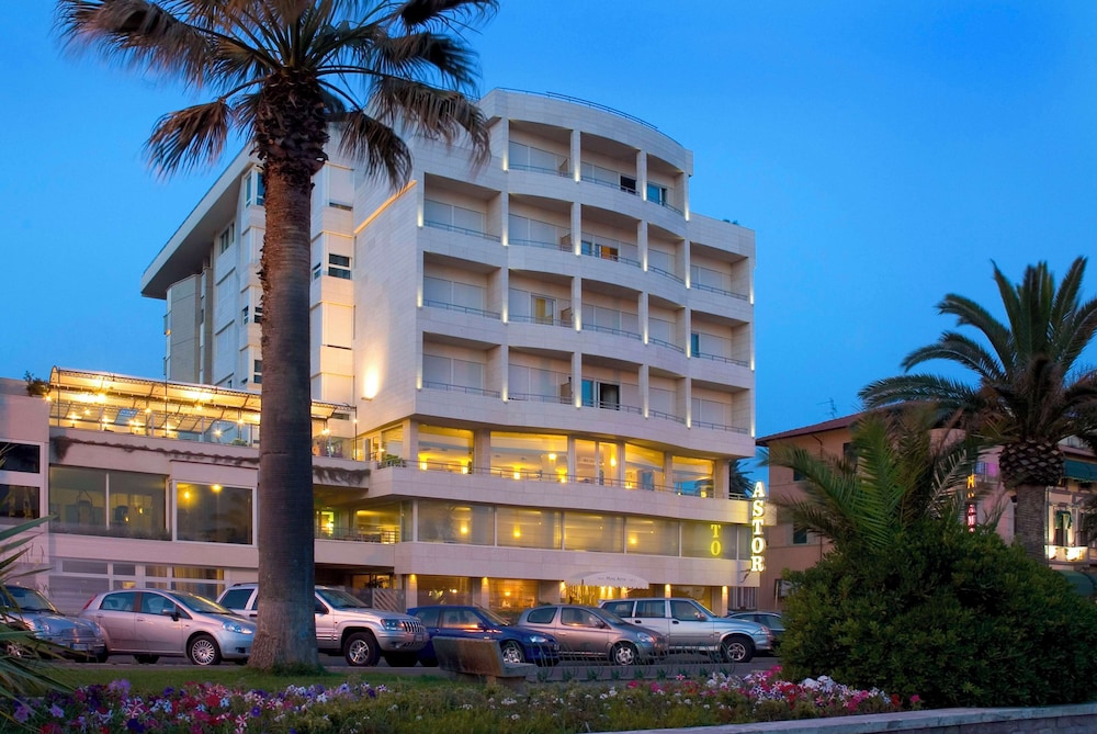 Sina Astor Hotel in VIAREGGIO
