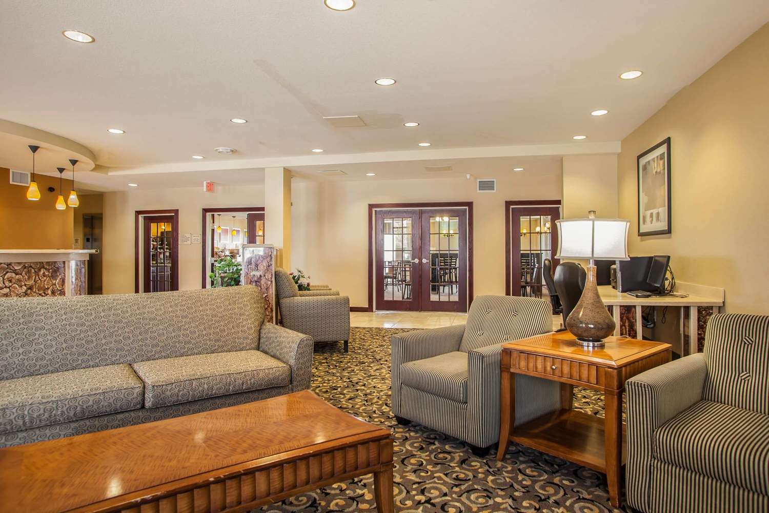 Comfort Suites Bloomington I-55 And I-74 12/25