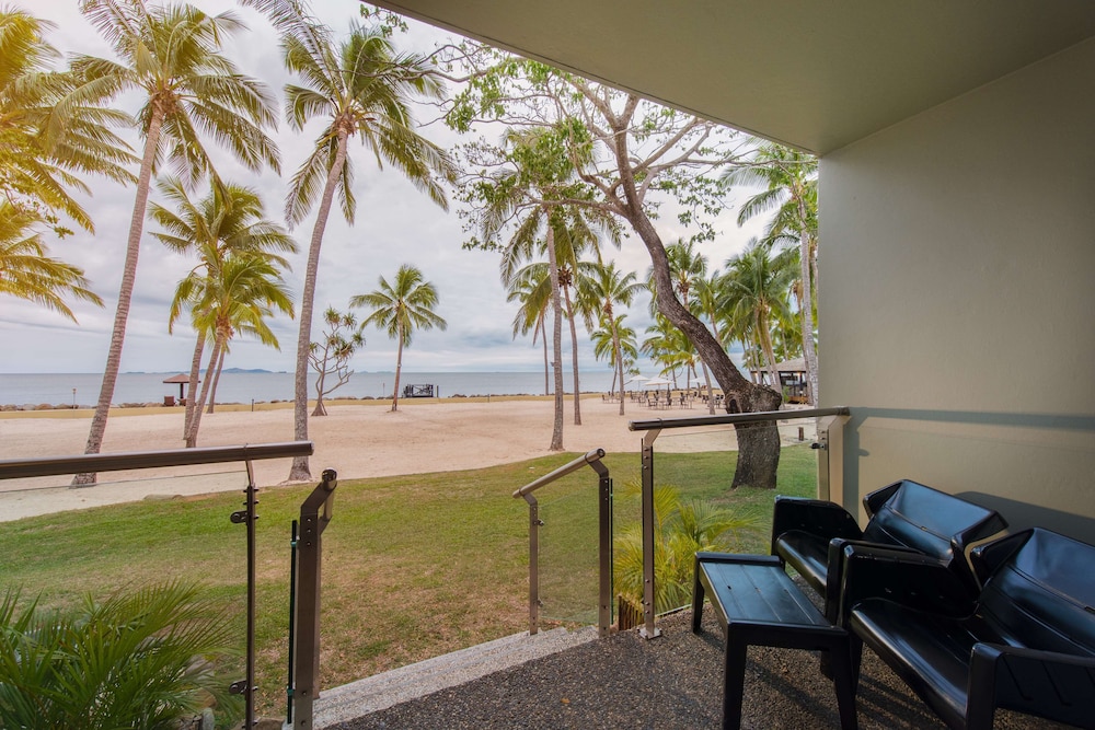 DoubleTree Resort by Hilton Hotel Fiji - Sonaisali Island 49/63