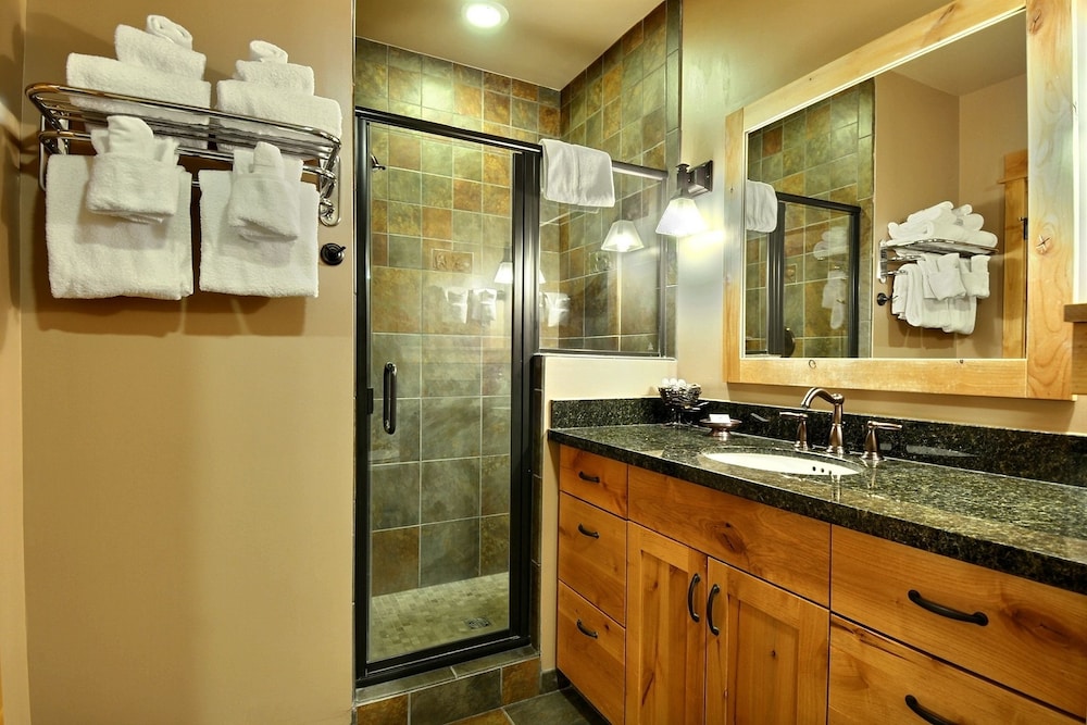 The Village Center At Big Sky Resort 14/70