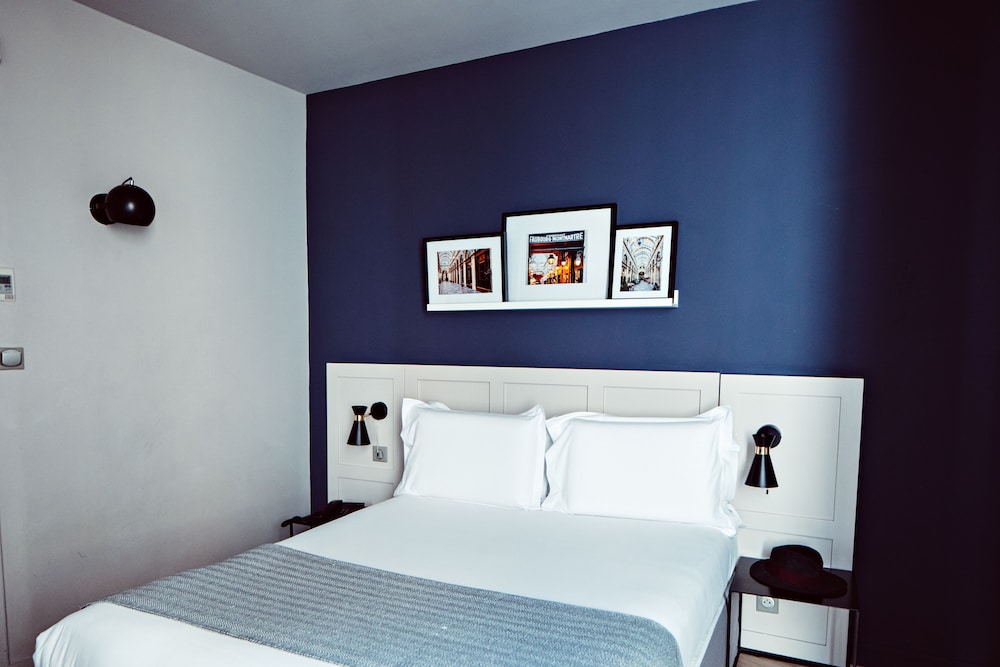 SUPERIOR, DOUBLE BED, BATHTUB