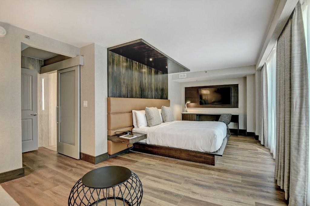 1 Bedroom, Residential, Suite, King Bed, Sofa