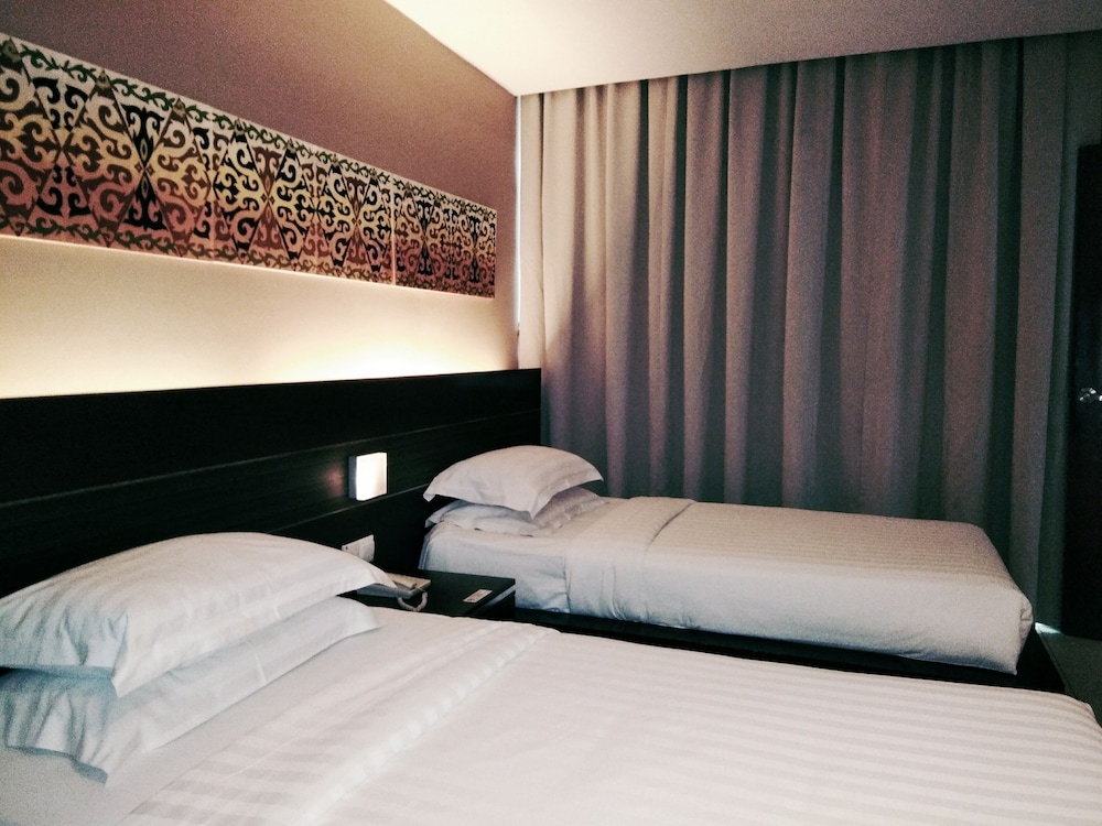 Kinabalu Daya Hotel 35/72