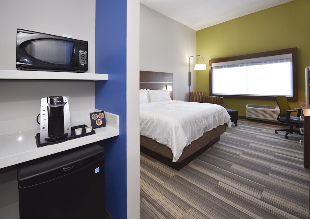 Holiday Inn Express & Suites Orlando - Lake Nona Area 17/47
