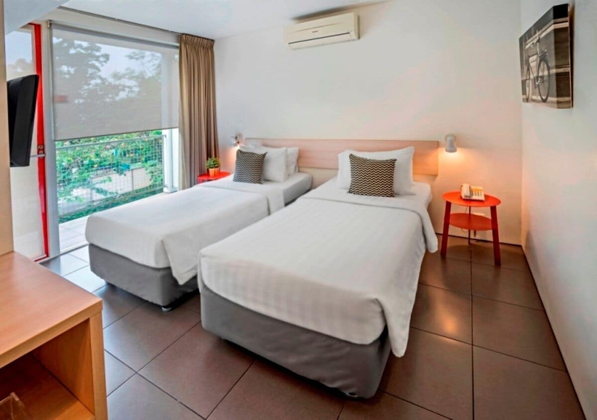 OCEAN, SUPERIOR, DOUBLE BED