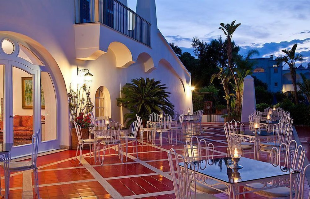 GRAND HOTEL IL MORESCO 61/72