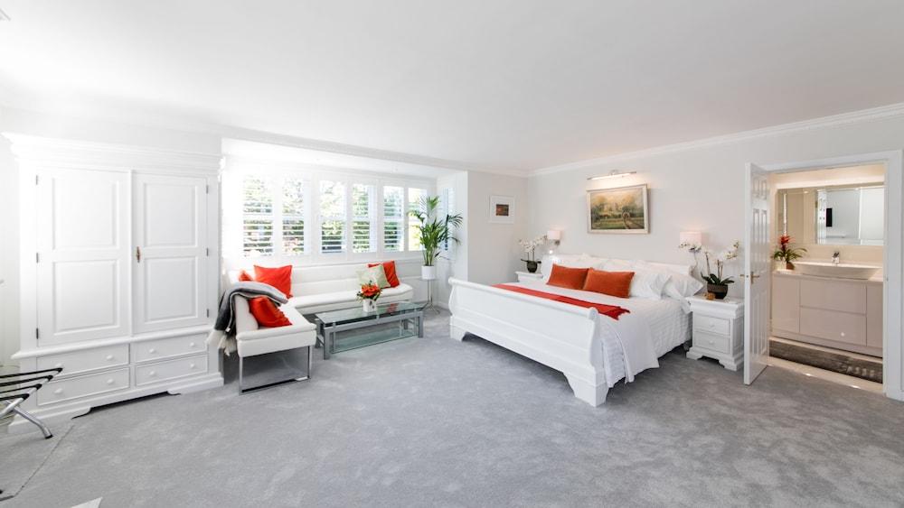 Robert Louis Stevenson, Suite, King Bed, Private Bathroom