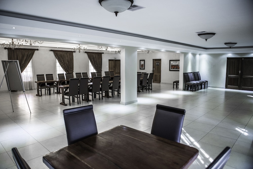 Afrique Boutique Hotel O.R. Tambo 26/50
