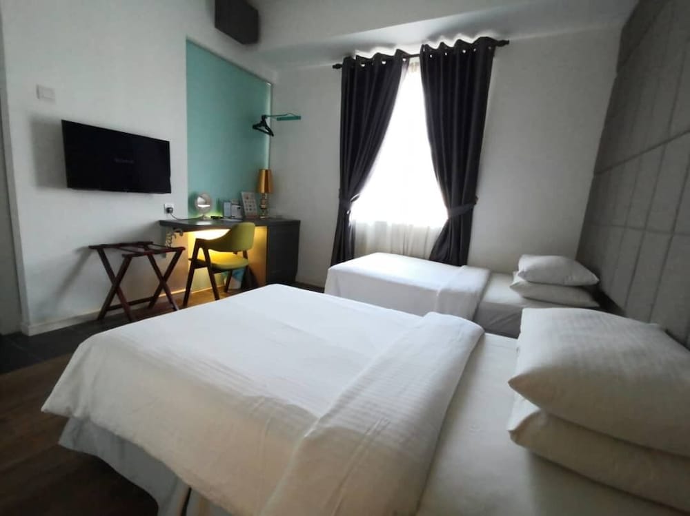 Havona Boutique Hotel at Mount Austin 15/48
