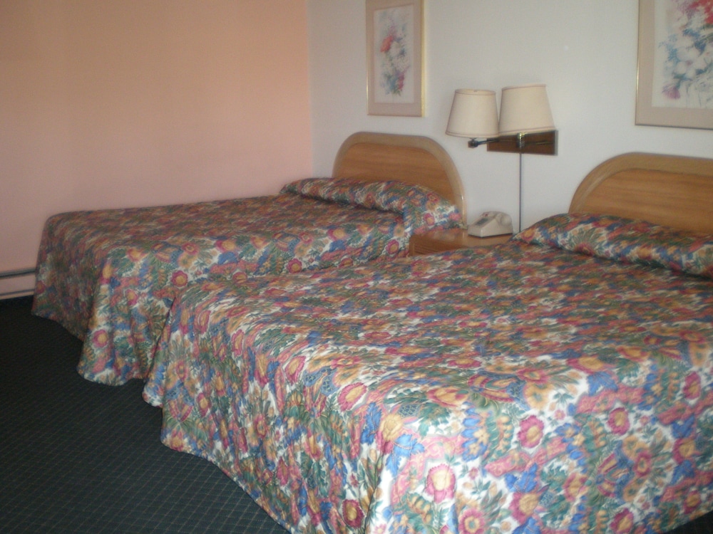 ECONOMY INN BARSTOW 33/57