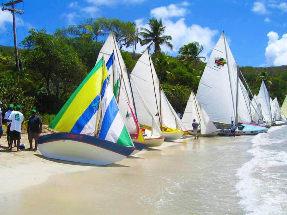 SPRING HOUSE BEQUIA 37/50