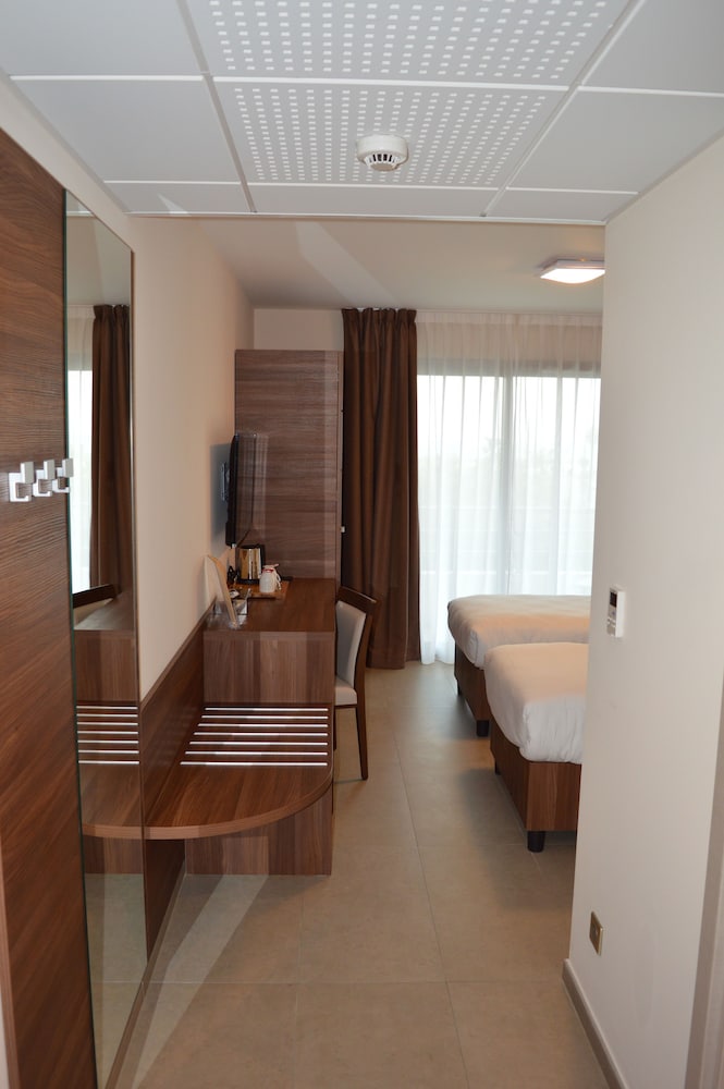 Hotel Port Toga 36/62