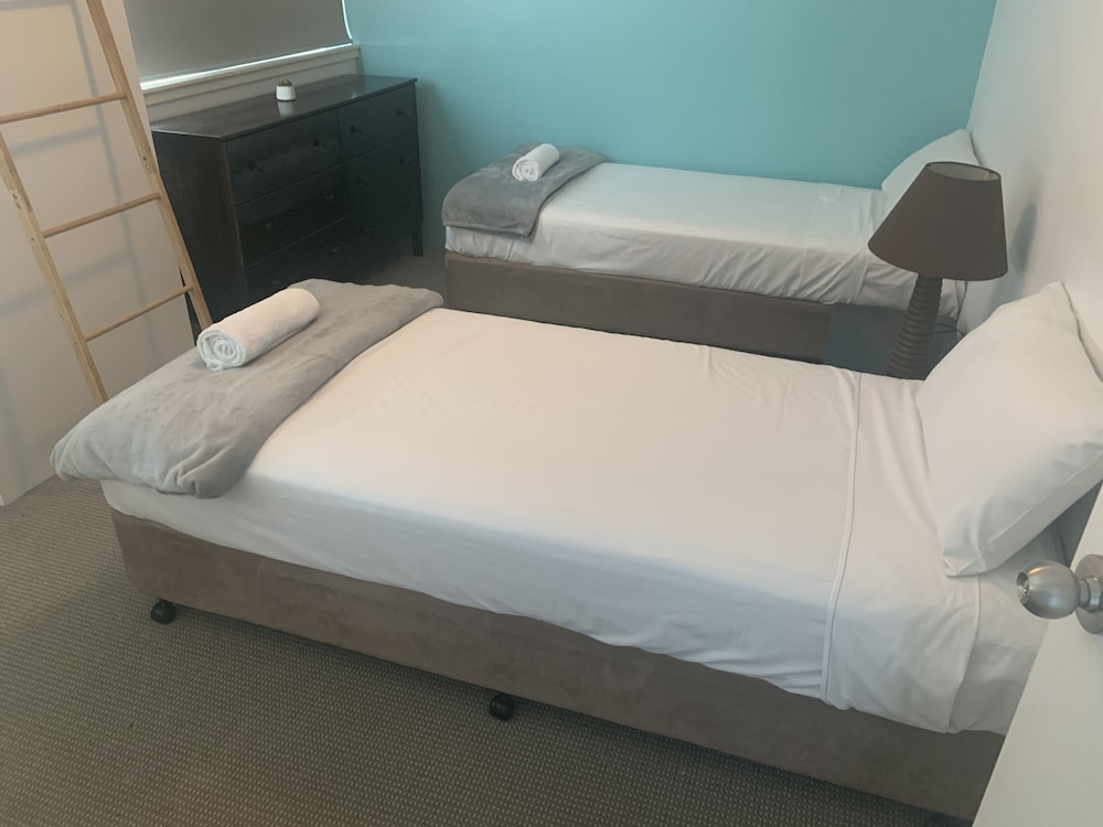 Beachfront Towers 24/80