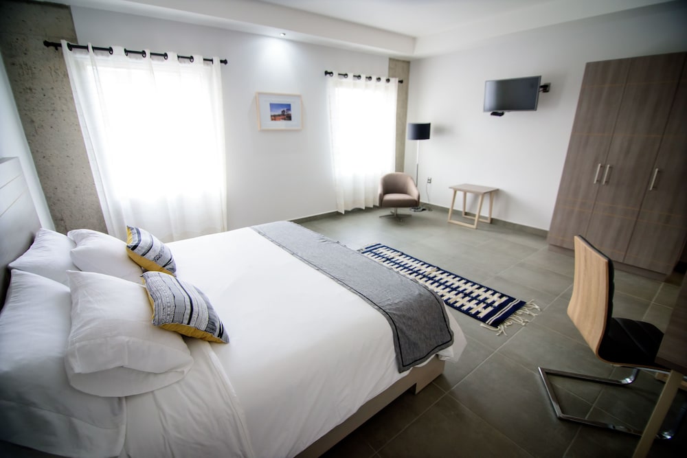 Maria Ines Hotel Suite 19/59