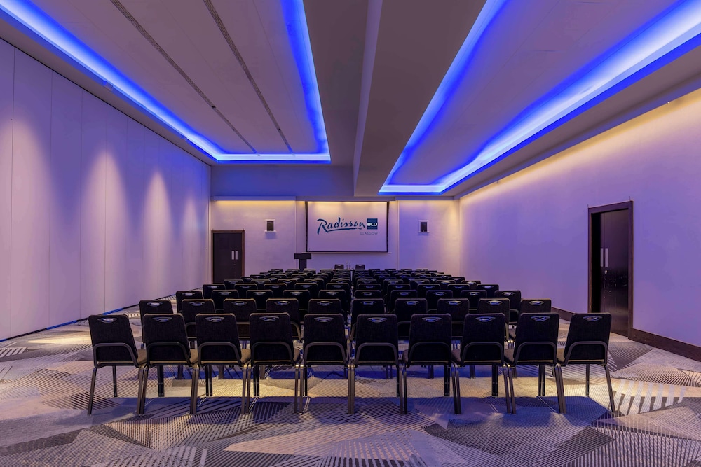 Radisson Blu Glasgow 57/66