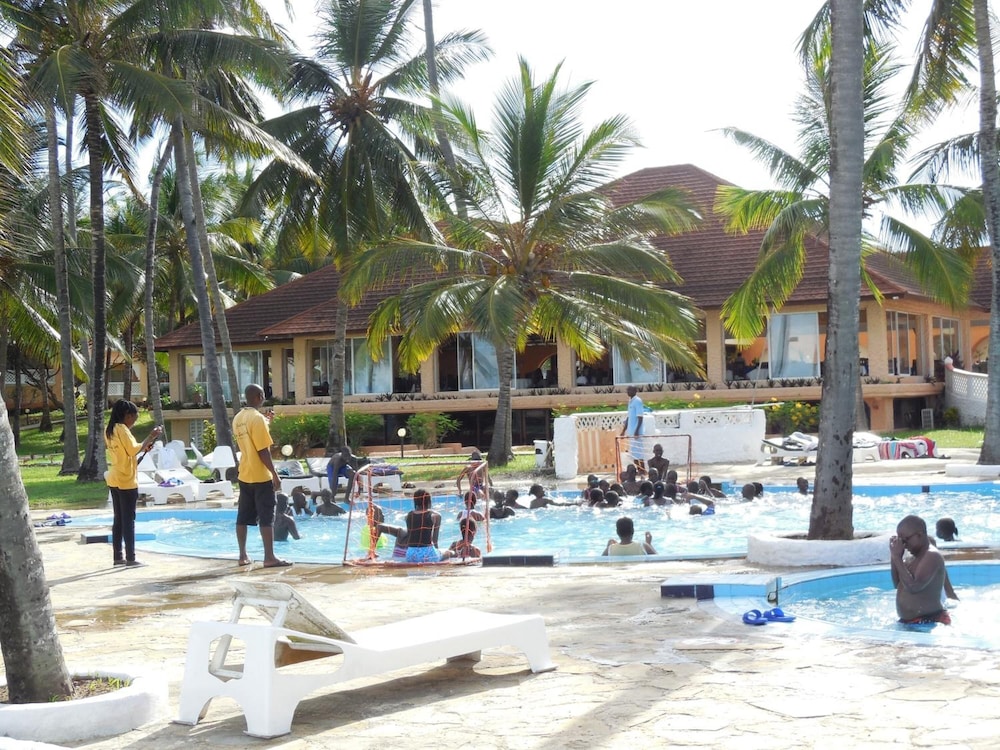 Sun N Sand Beach Resort 31/50