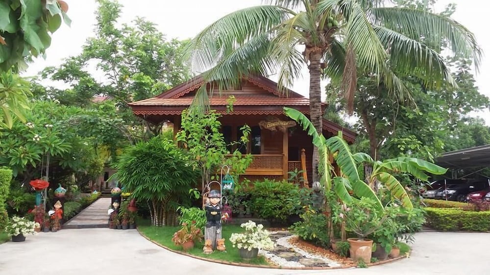 P.N. Gold Resort 7/48