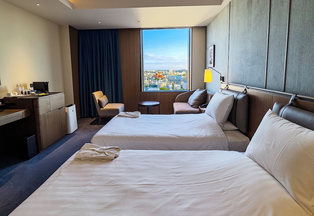 PREMIUM, TWIN BEDS, EXECUTIVE LOUNGE ACCESS