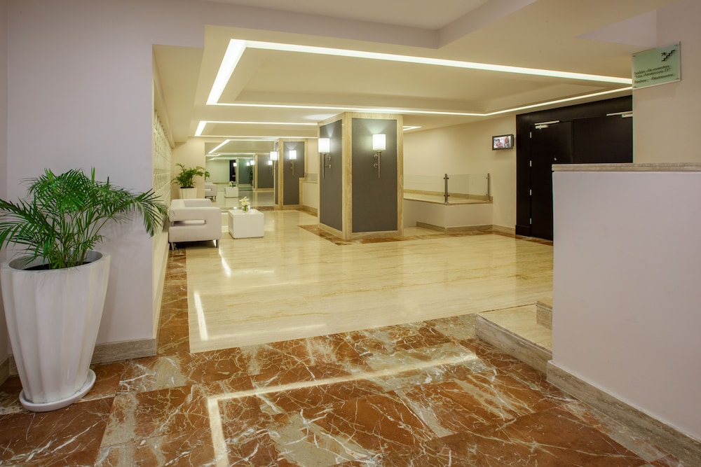 Crowne Plaza Santo Domingo (ex Intercontinental V Centenario Hotel) 11/71