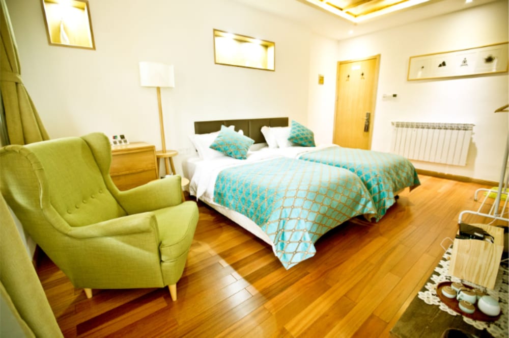 Westlake Longshang Boutique Hotel 10/40