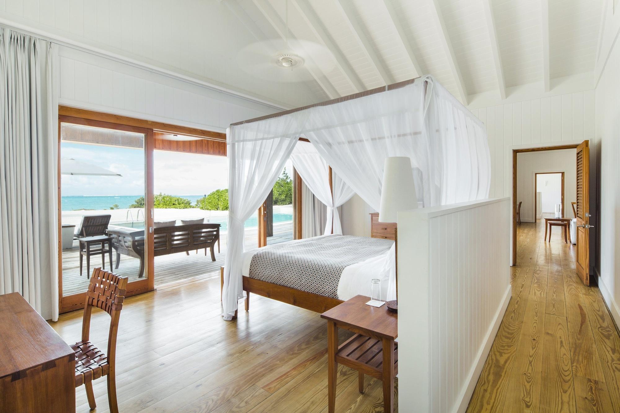3 Bedrooms, Beach House