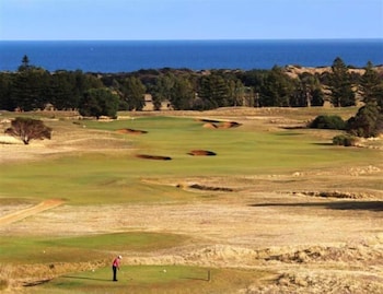 LINKS LADY BAY RESORT 55/61