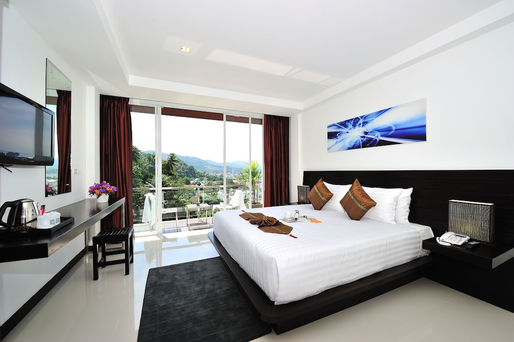 Lae Lay Suites 10/62