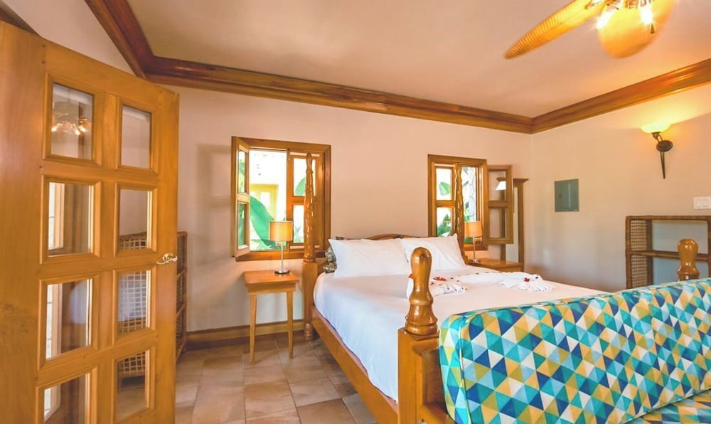 Ocean Cliff Hotel Negril 20/69