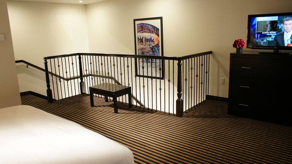 Holiday Inn Express Hollywood Walk of Fame An Ihg Hotel 48/65