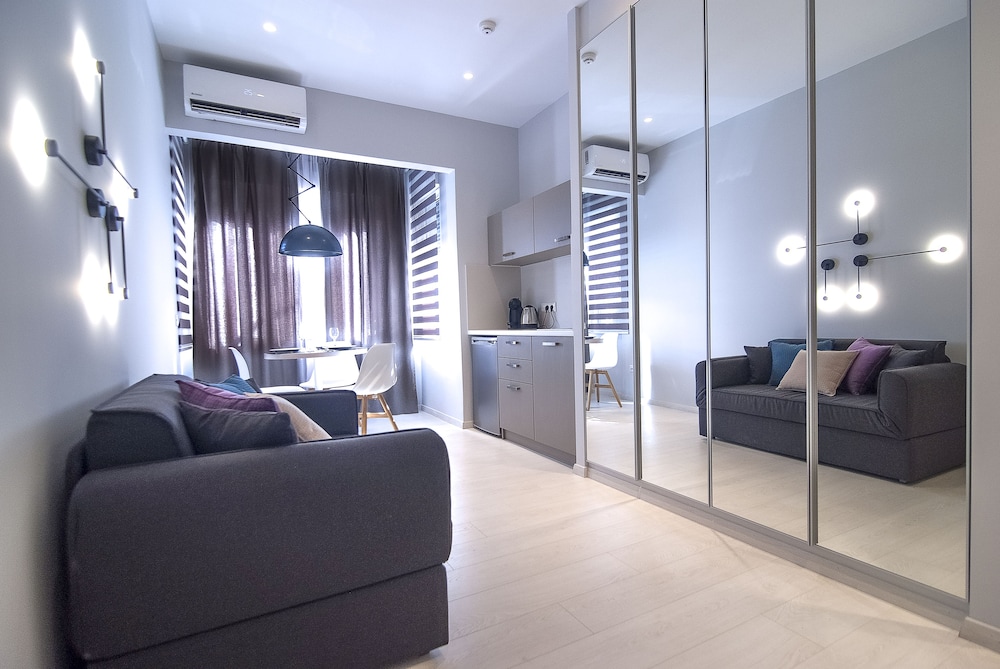 Acropolis Stay 30/50