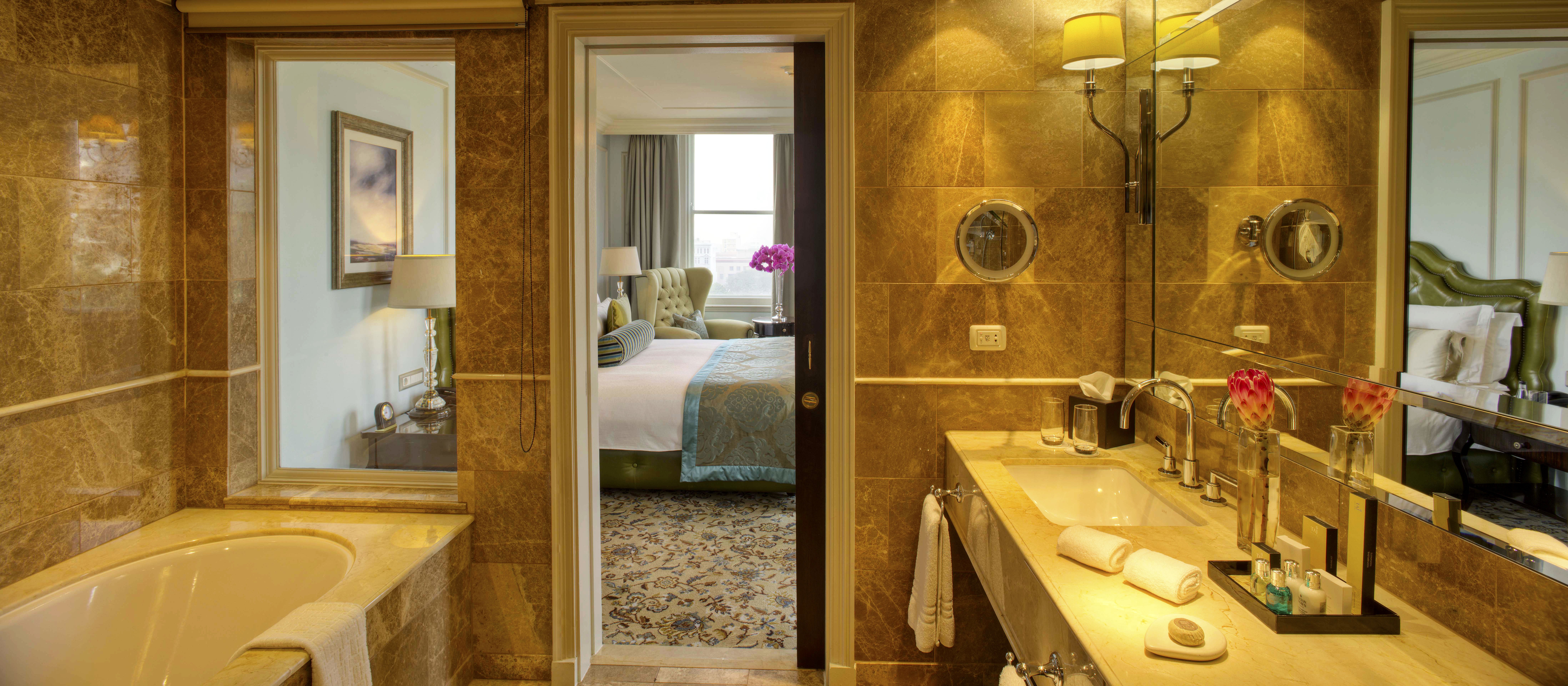 1 Bedroom, Heritage, Suite, King Bed, City View