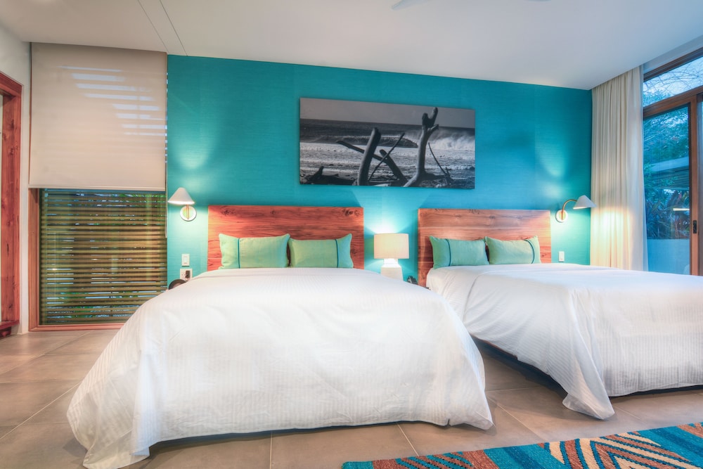 PREMIUM, 2 QUEEN BEDS