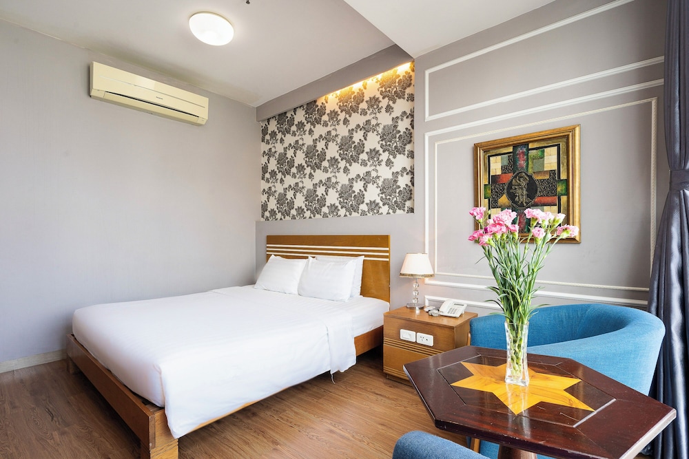 Lucky Star Hotel 266 De Tham 17/38