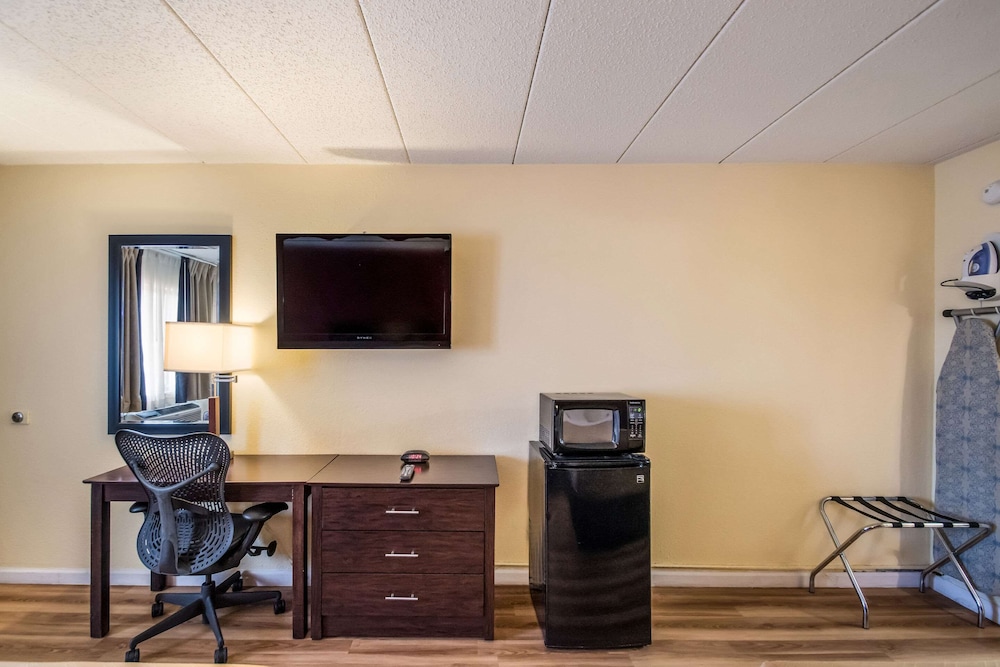 Econo Lodge Kearney - Liberty 23/31