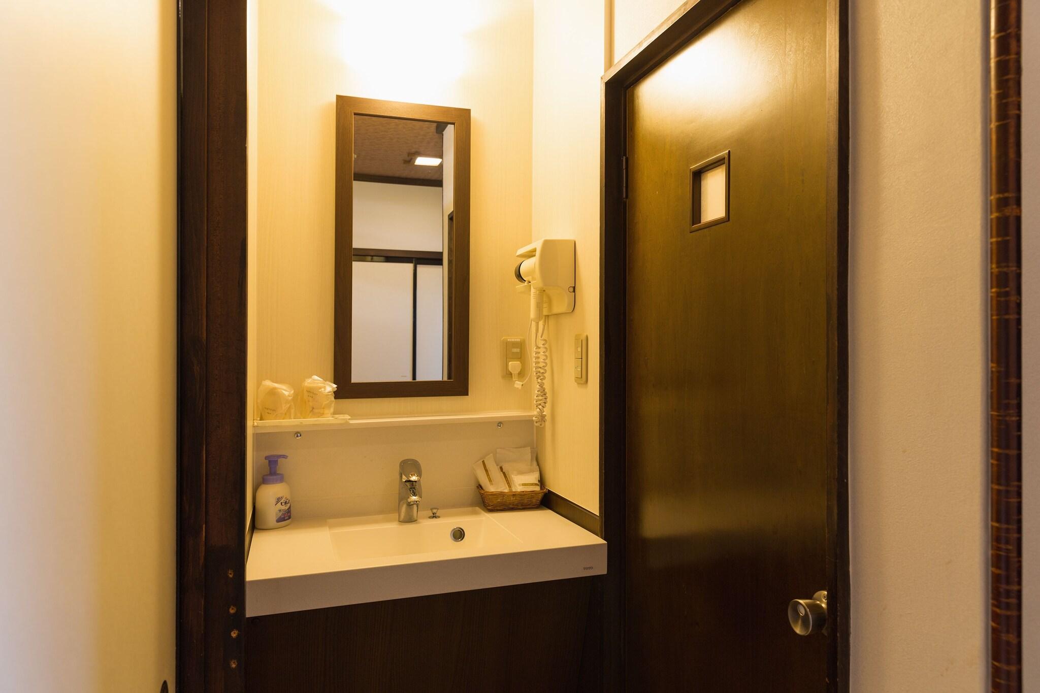 Room, Twin Beds