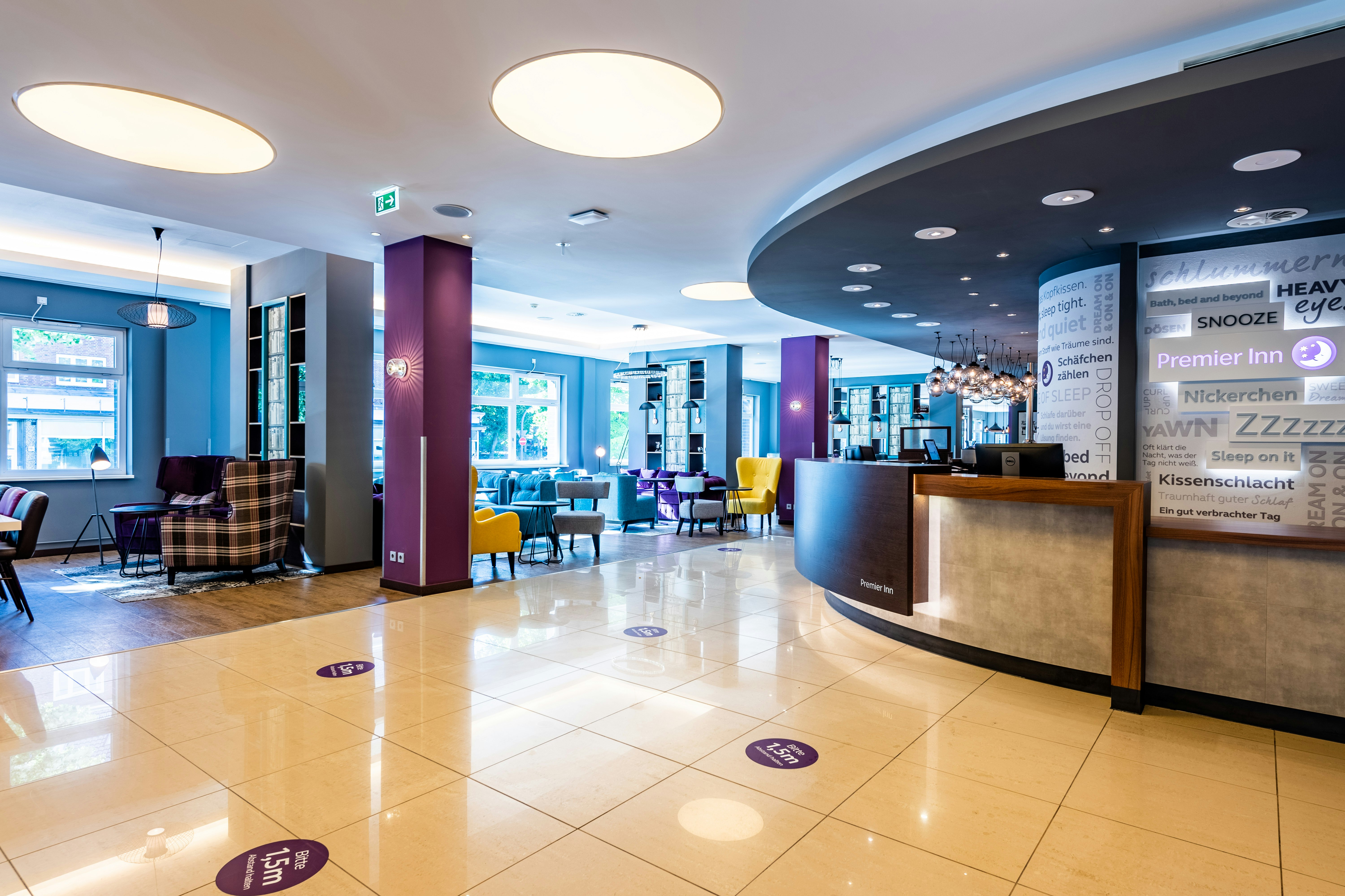 Premier Inn Hamburg City Alster Hotel 6/24